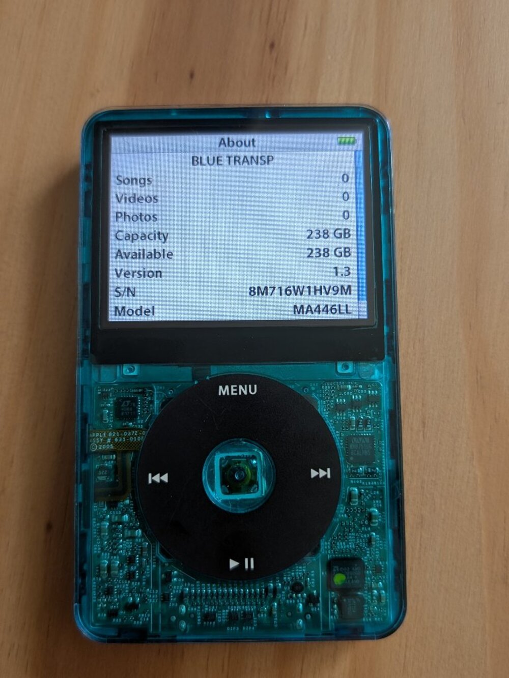 Apple iPod classic 5th gen refurbished - Picture 2 of 6
